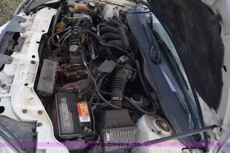 image for item K4761 2004 Ford Taurus