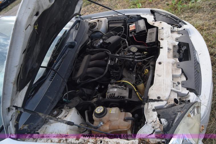 image for item K4761 2004 Ford Taurus