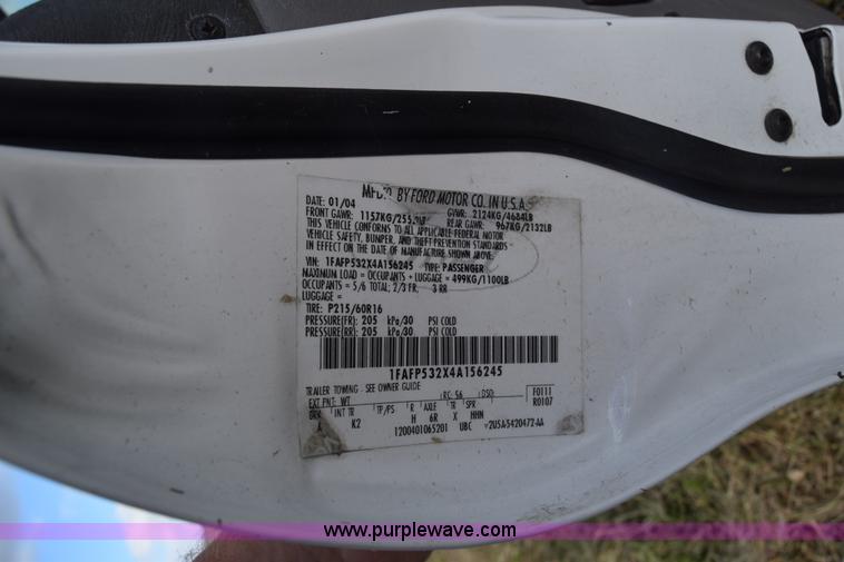 image for item K4761 2004 Ford Taurus