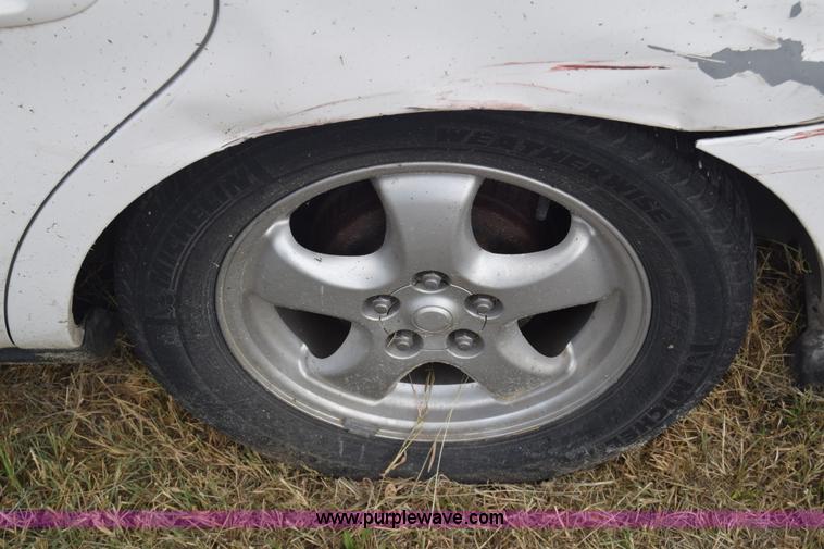 image for item K4761 2004 Ford Taurus