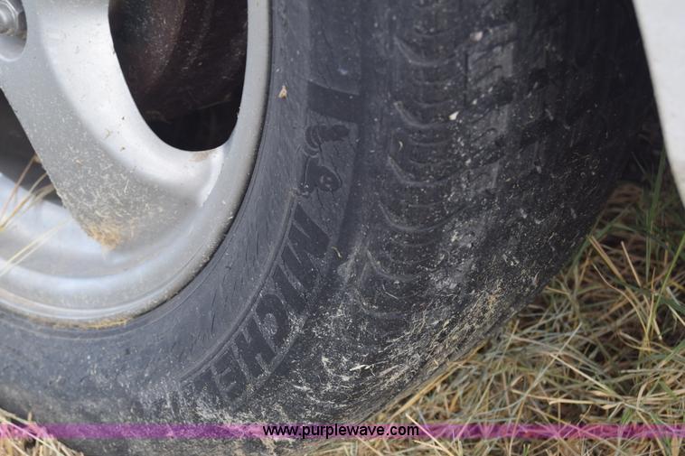 image for item K4761 2004 Ford Taurus