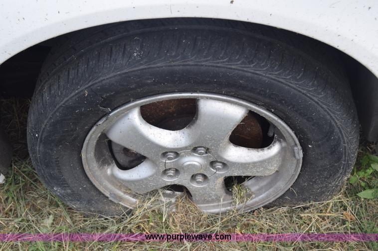 image for item K4761 2004 Ford Taurus