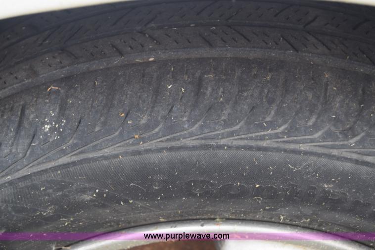 image for item K4761 2004 Ford Taurus