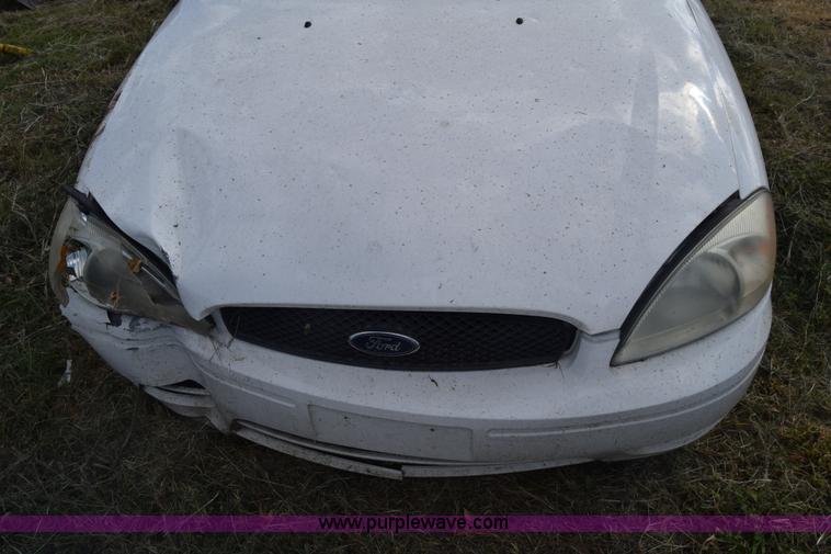 image for item K4761 2004 Ford Taurus