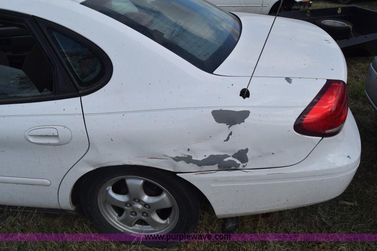 image for item K4761 2004 Ford Taurus