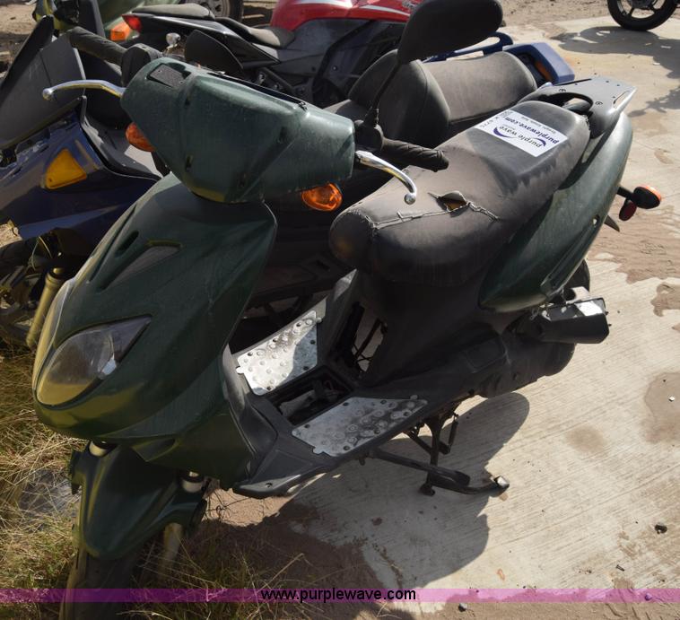 image for item K4775 2013 Basham TP5-810 moped