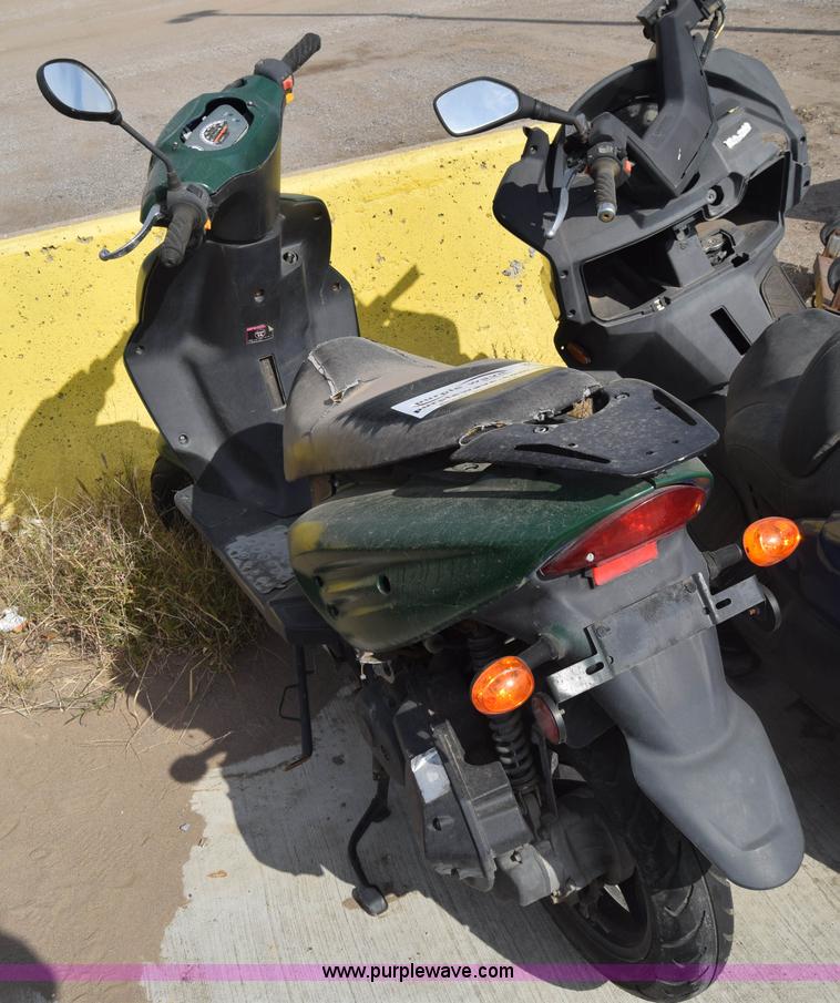 image for item K4775 2013 Basham TP5-810 moped