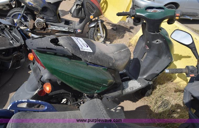 image for item K4775 2013 Basham TP5-810 moped