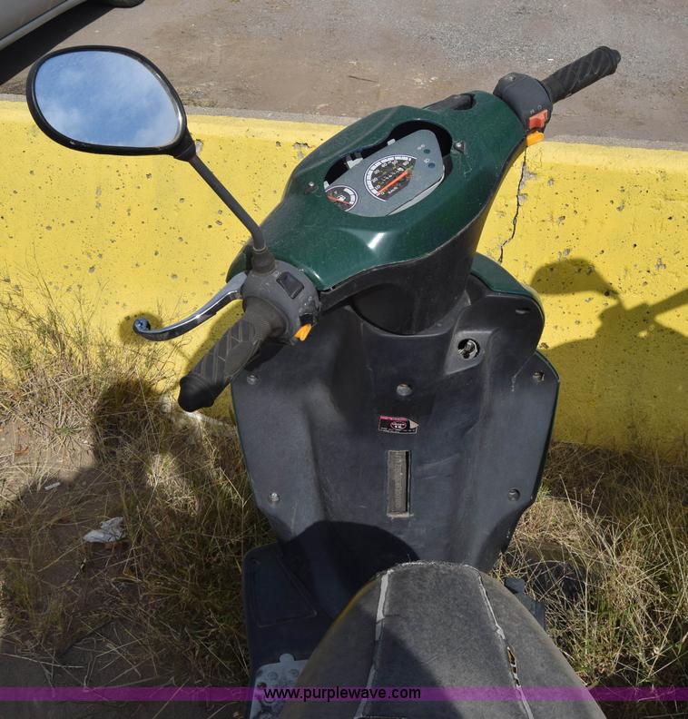 image for item K4775 2013 Basham TP5-810 moped