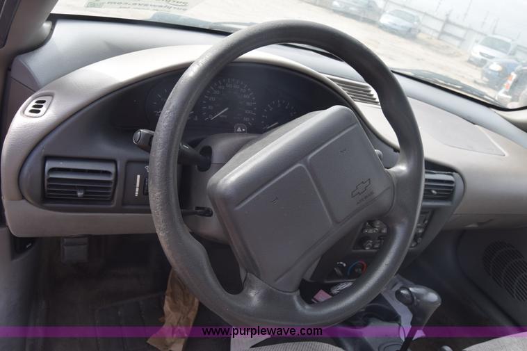 image for item K4779 2002 Chevrolet Cavalier LS