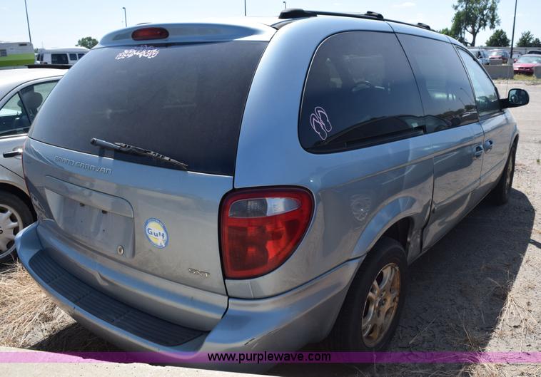 image for item L5881 2004 Dodge Grand Caravan SXT van
