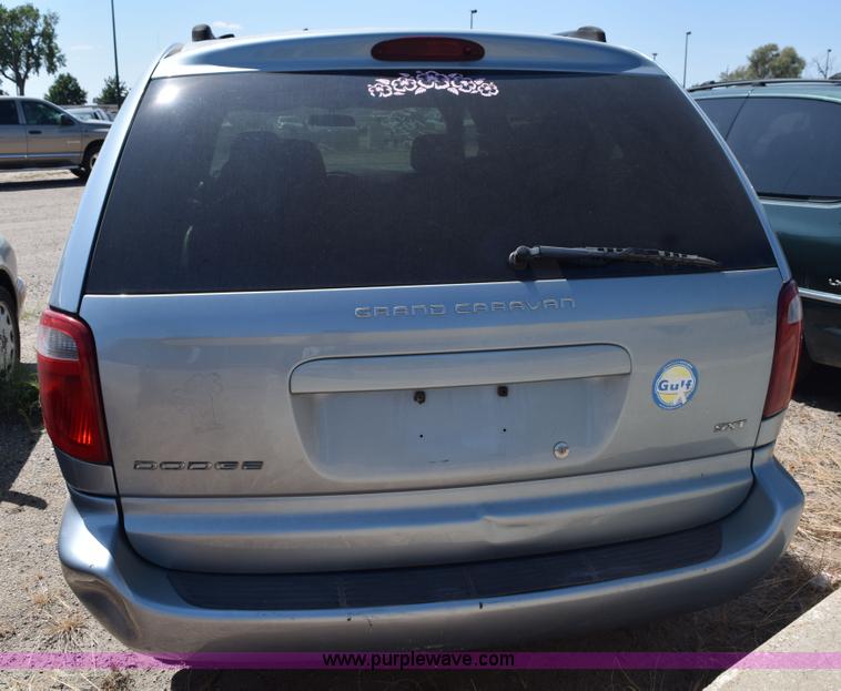 image for item L5881 2004 Dodge Grand Caravan SXT van