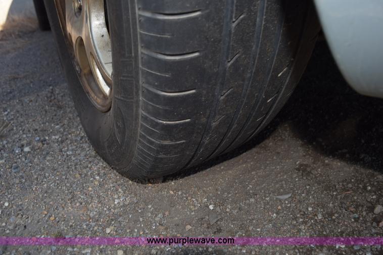 image for item L5881 2004 Dodge Grand Caravan SXT van