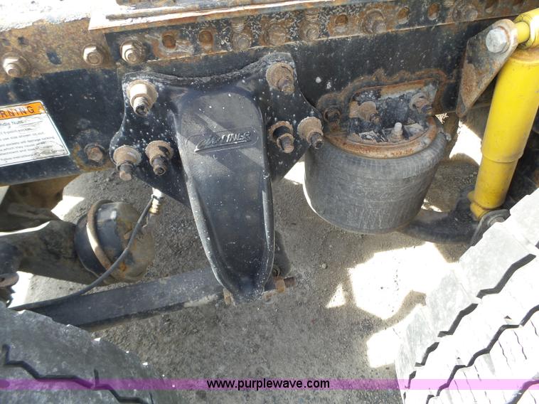 image for item BN9431 2005 Freightliner Columbia semi truck