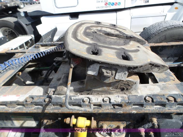 image for item BN9431 2005 Freightliner Columbia semi truck