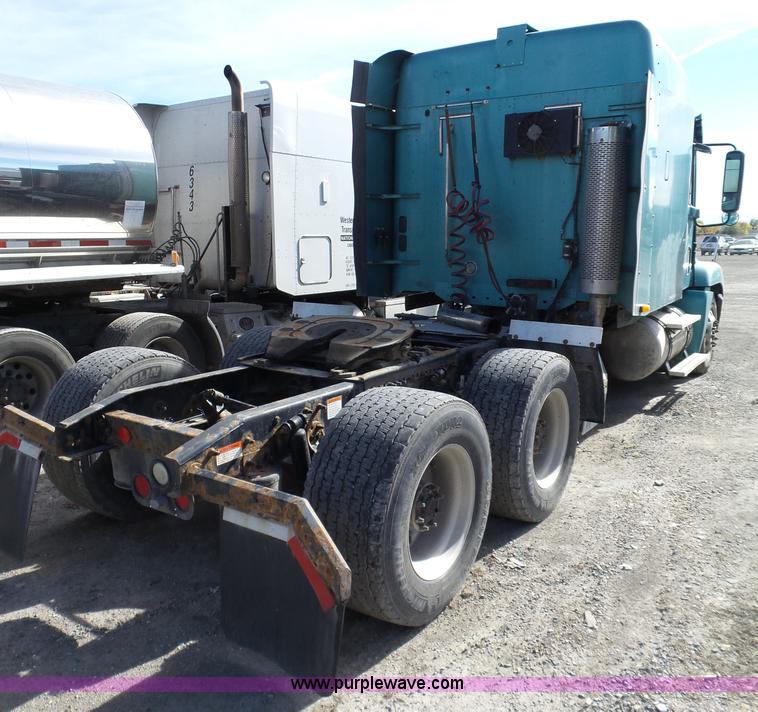 image for item BN9432 2006 Freightliner Century Class ST120 semi truck