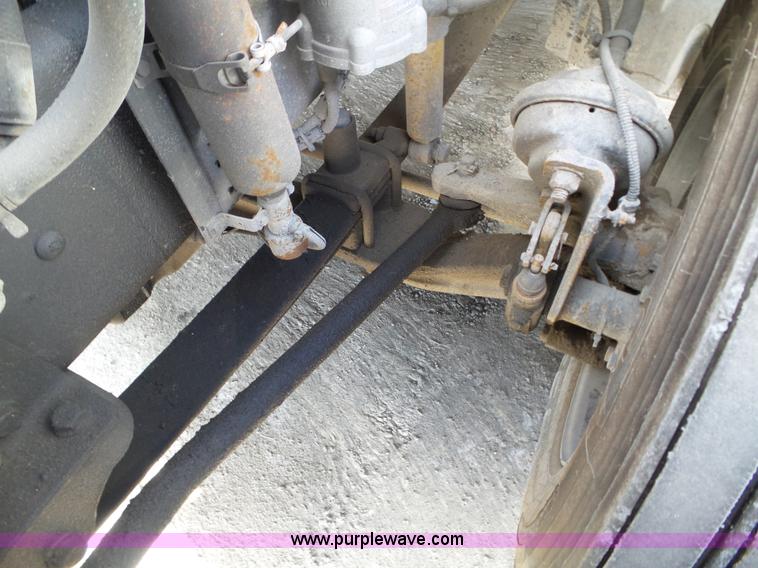 image for item BN9432 2006 Freightliner Century Class ST120 semi truck