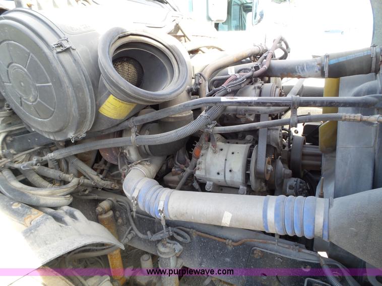 image for item BN9432 2006 Freightliner Century Class ST120 semi truck