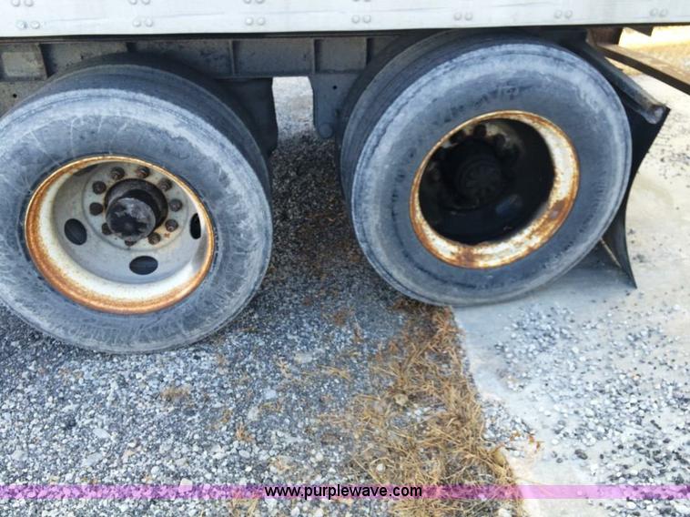 image for item D1775 1995 Fruehauf dry van trailer