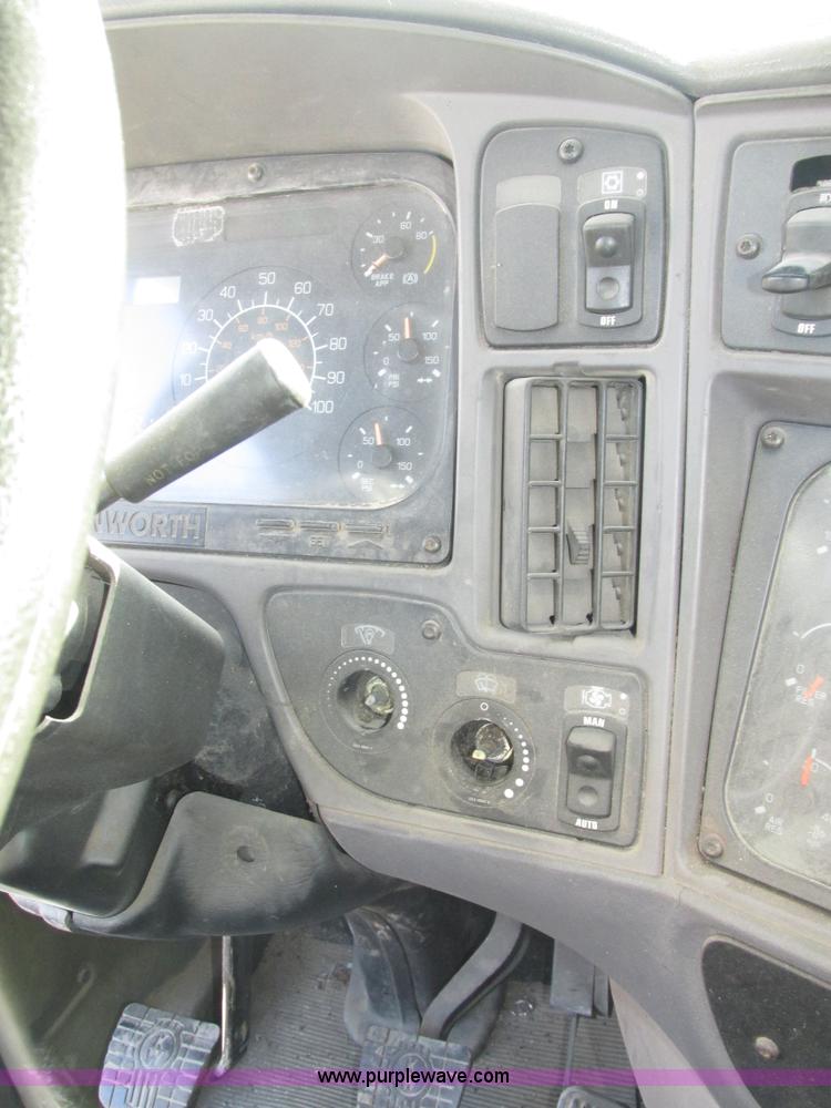 image for item H1111 1998 Kenworth T2000 semi truck