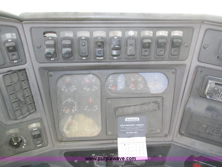 image for item H1111 1998 Kenworth T2000 semi truck