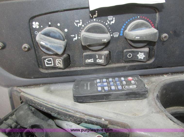 image for item H1111 1998 Kenworth T2000 semi truck