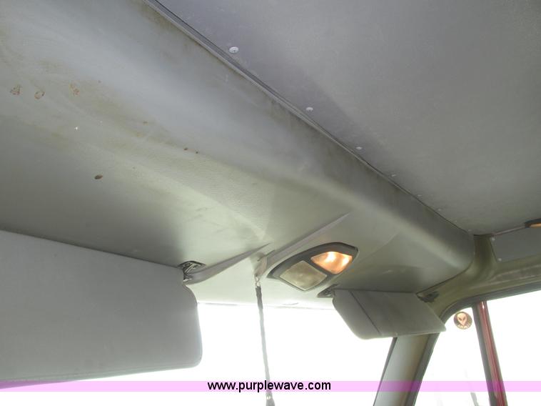 image for item H1111 1998 Kenworth T2000 semi truck