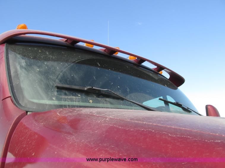 image for item H1111 1998 Kenworth T2000 semi truck