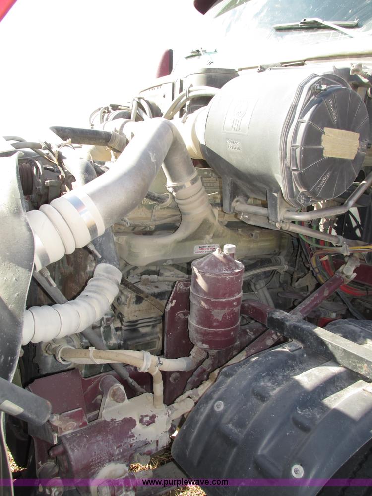 image for item H1111 1998 Kenworth T2000 semi truck