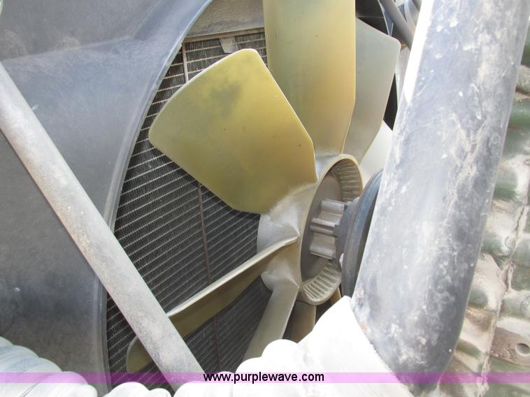 image for item H1111 1998 Kenworth T2000 semi truck