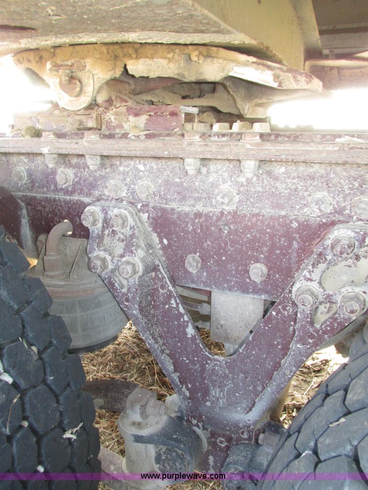 image for item H1111 1998 Kenworth T2000 semi truck