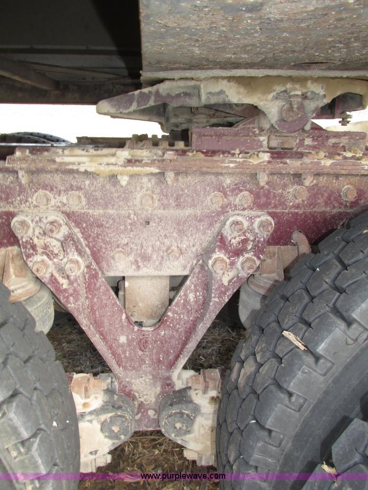 image for item H1111 1998 Kenworth T2000 semi truck