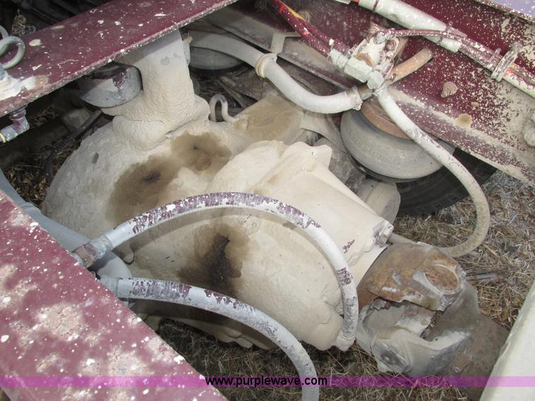 image for item H1111 1998 Kenworth T2000 semi truck