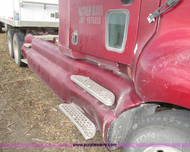 image for item H1111 1998 Kenworth T2000 semi truck