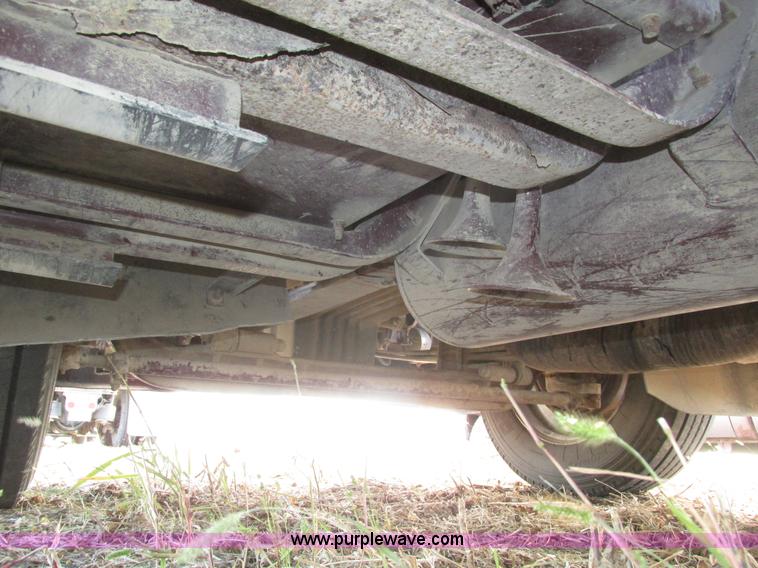 image for item H1111 1998 Kenworth T2000 semi truck