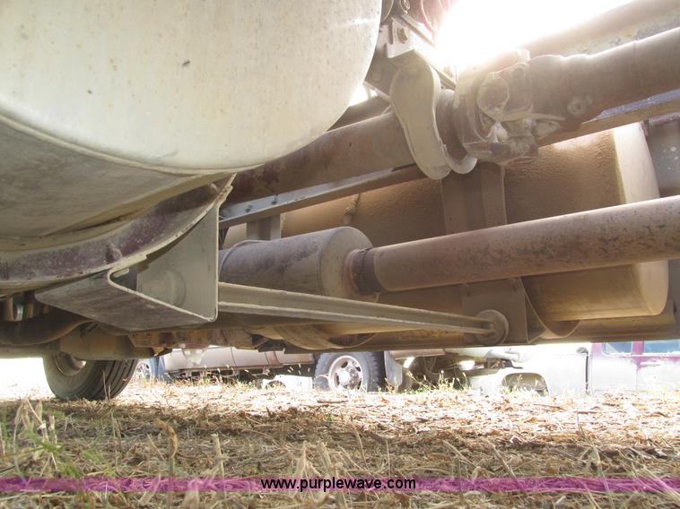 image for item H1111 1998 Kenworth T2000 semi truck