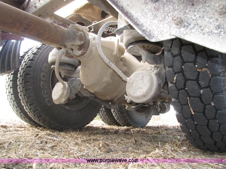 image for item H1111 1998 Kenworth T2000 semi truck