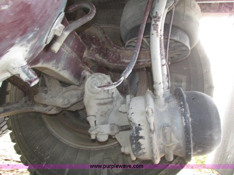 image for item H1111 1998 Kenworth T2000 semi truck