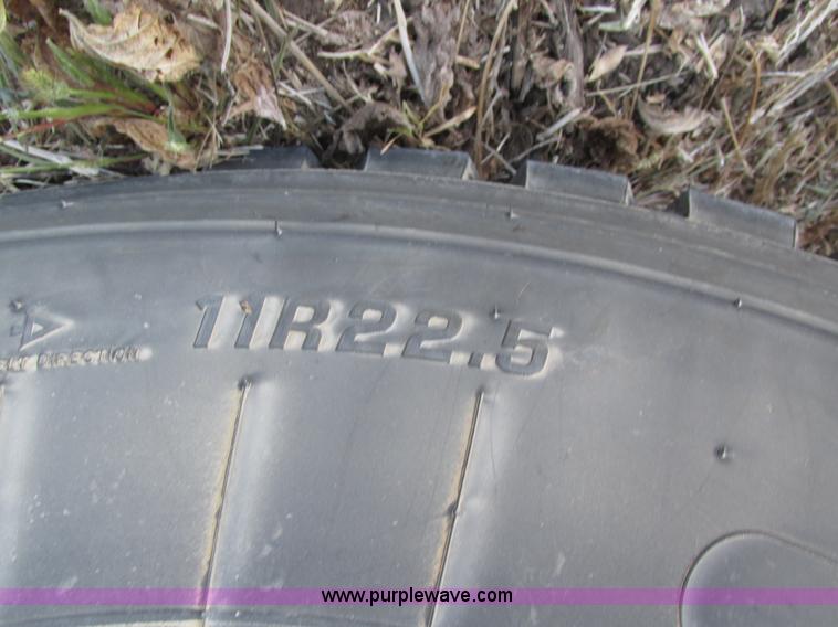 image for item H1111 1998 Kenworth T2000 semi truck