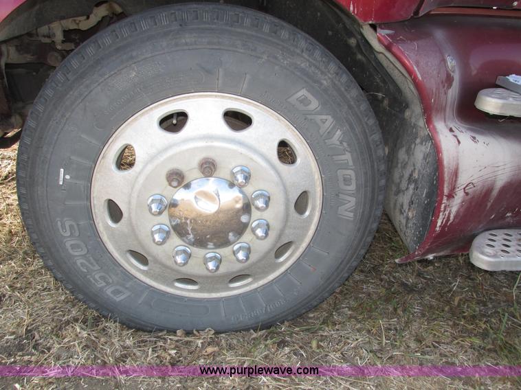 image for item H1111 1998 Kenworth T2000 semi truck