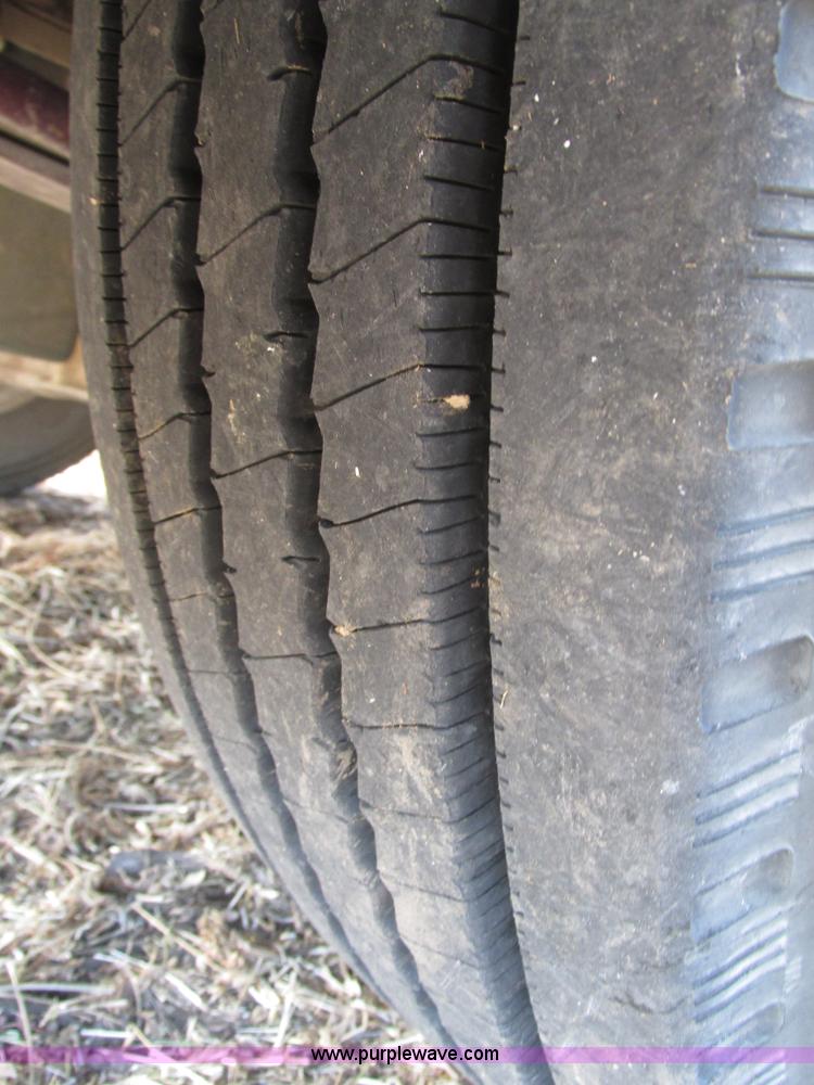 image for item H1111 1998 Kenworth T2000 semi truck