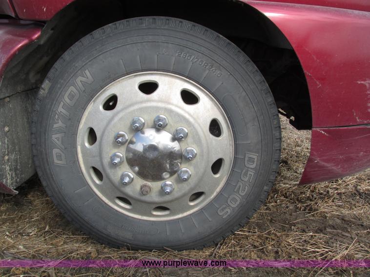 image for item H1111 1998 Kenworth T2000 semi truck