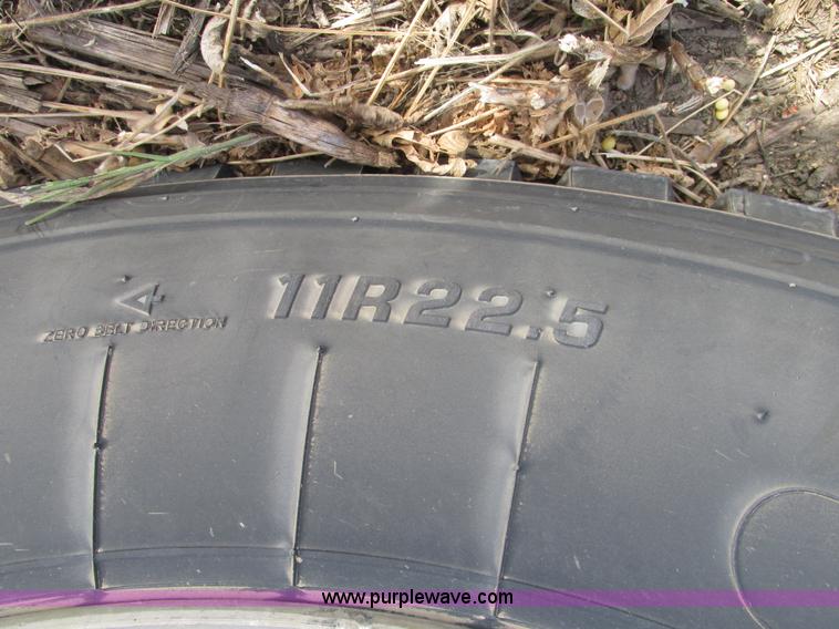 image for item H1111 1998 Kenworth T2000 semi truck