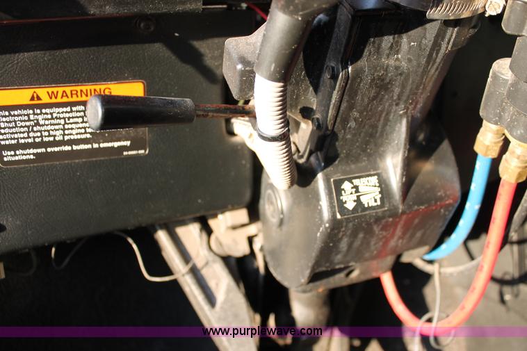 image for item H8080 1999 Freightliner FLD120 semi truck