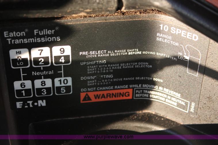 image for item H8080 1999 Freightliner FLD120 semi truck