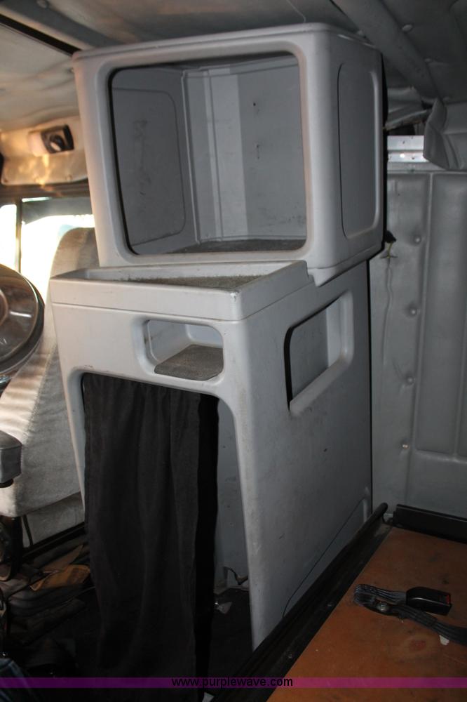 image for item H8080 1999 Freightliner FLD120 semi truck