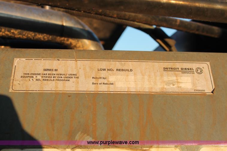 image for item H8080 1999 Freightliner FLD120 semi truck