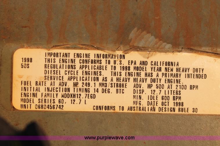 image for item H8080 1999 Freightliner FLD120 semi truck