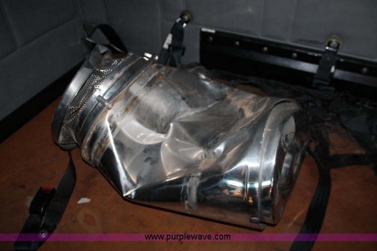 image for item H8080 1999 Freightliner FLD120 semi truck