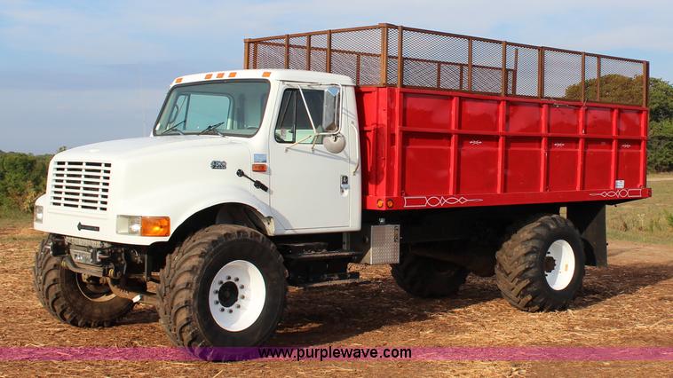 image for item J4365 2001 International 4700 dump truck